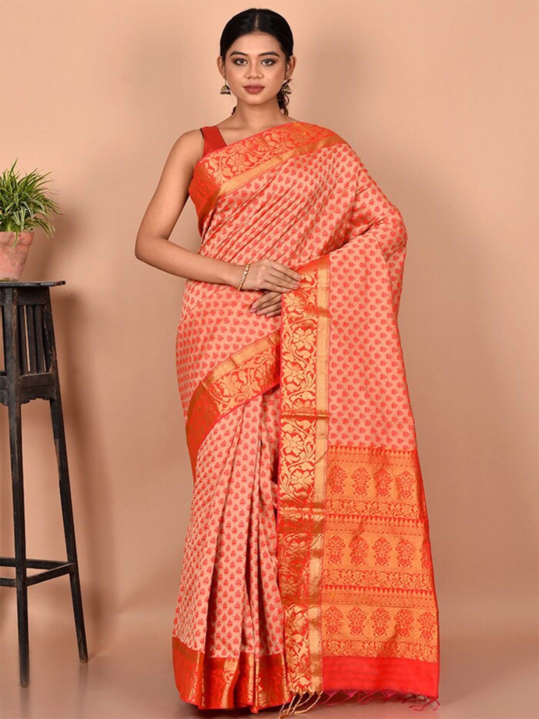 

AllSilks Pink & Gold-Toned Woven Design Zari Pure Cotton Saree