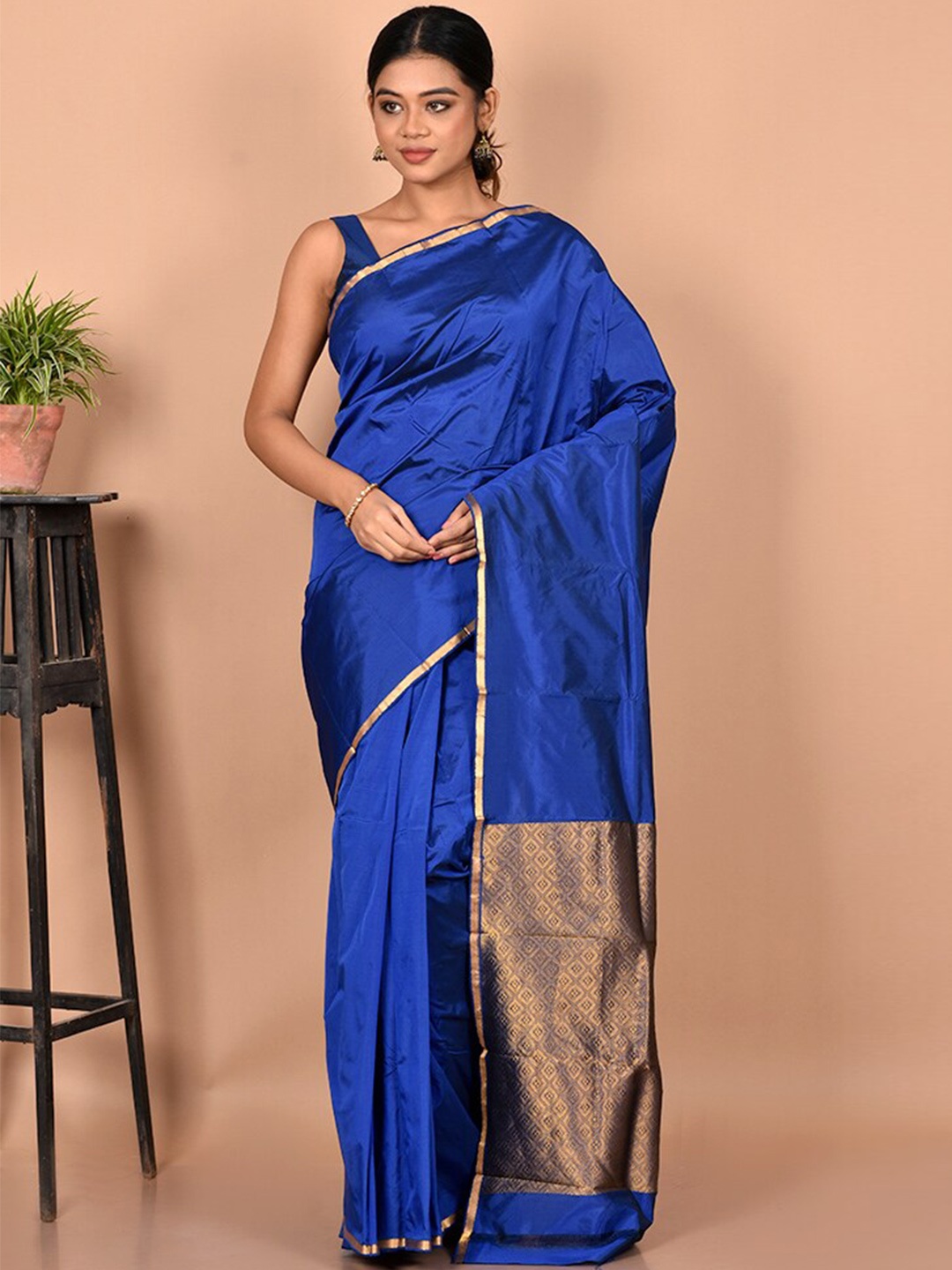 

AllSilks Blue & Gold-Toned Zari Silk Blend Kanjeevaram Saree
