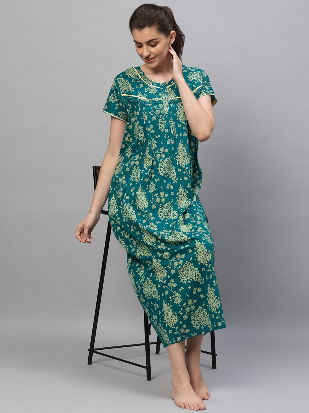 

AV2 Women Green Printed Cotton Maxi Nightdress