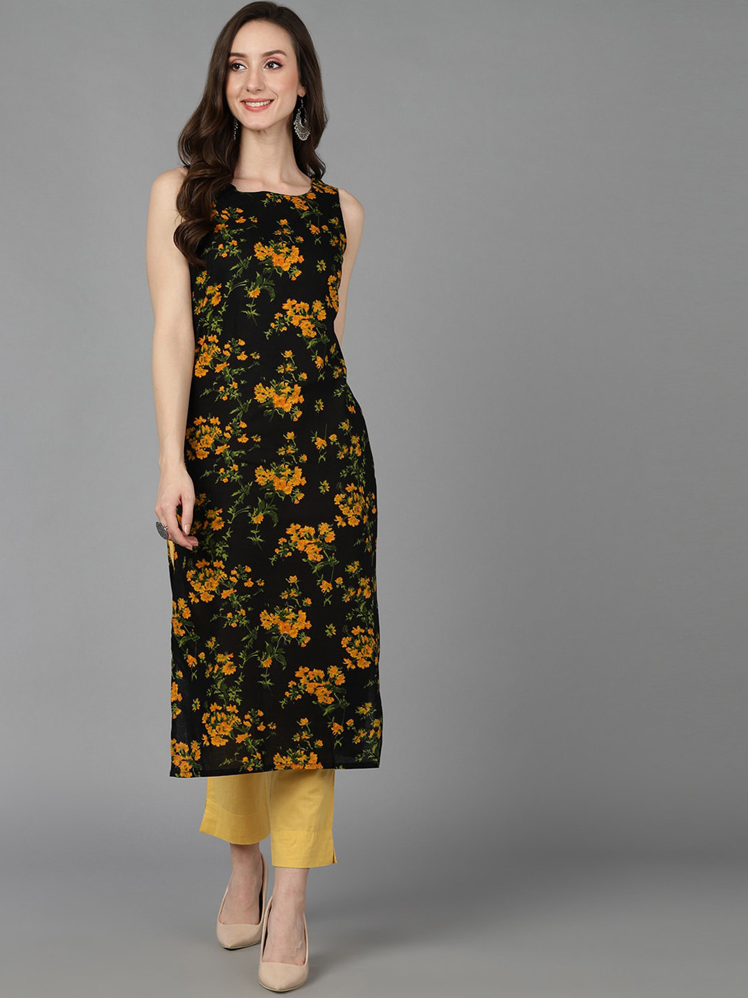 

AHIKA Women Black & Orange Floral Printed Cotton Kurta