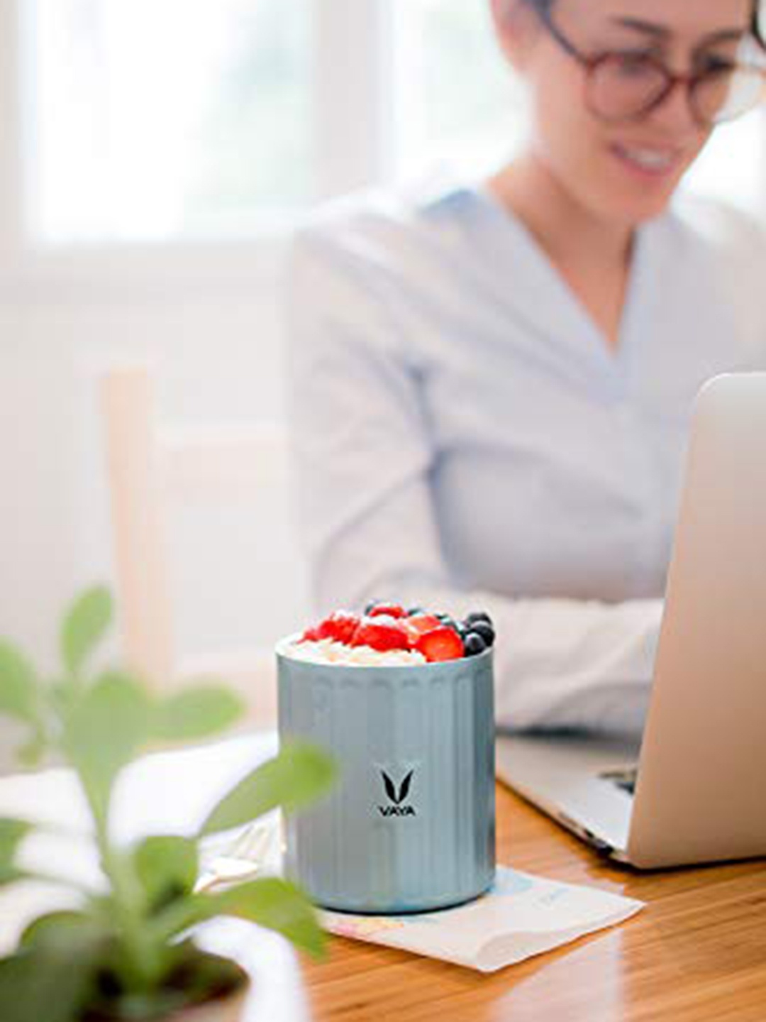 

Vaya Blue Preserve Lunch Box with Bunny Print Bag 500ml