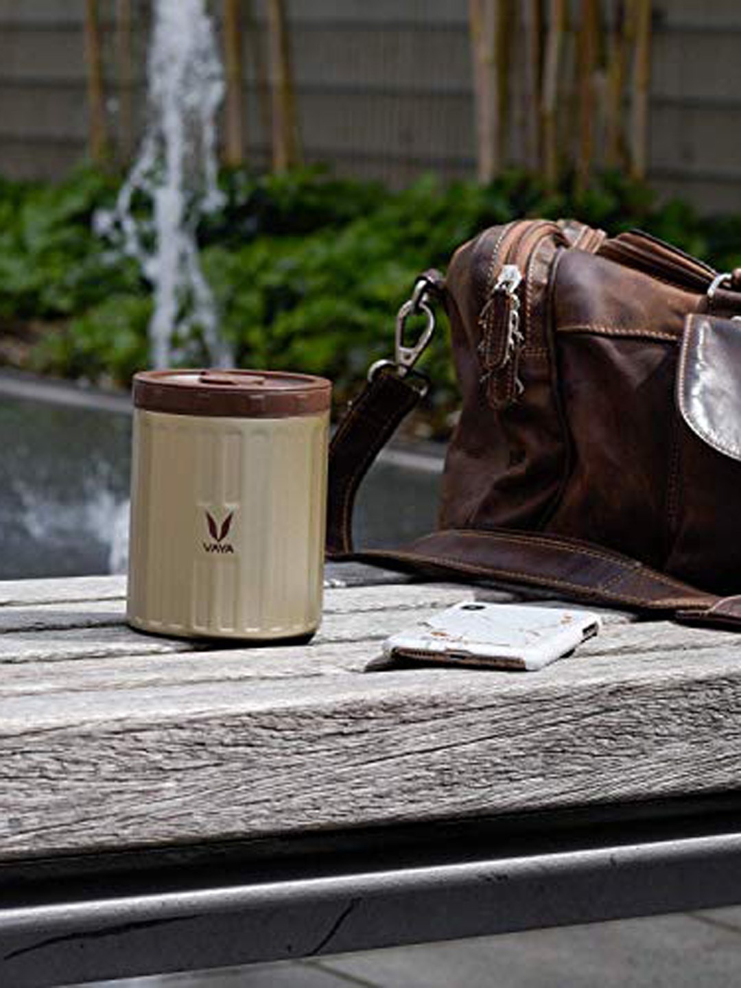 

Vaya Gold-Toned & Brown Preserve Lunch Box 500ml