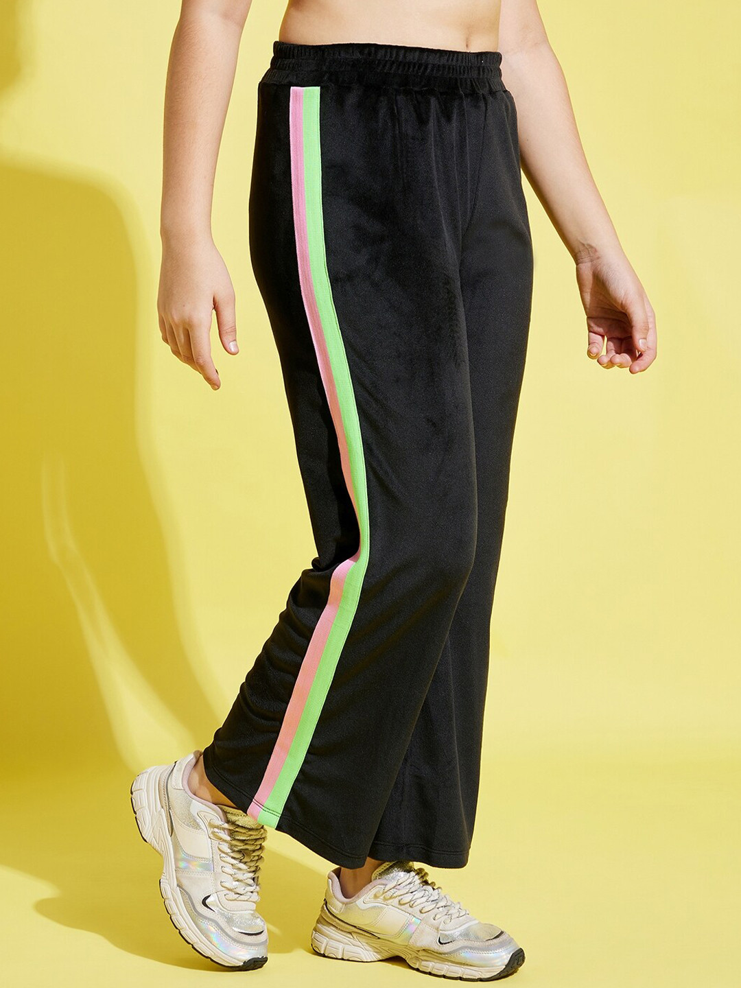 

Noh.Voh - SASSAFRAS Kids Girls Black Track Pants