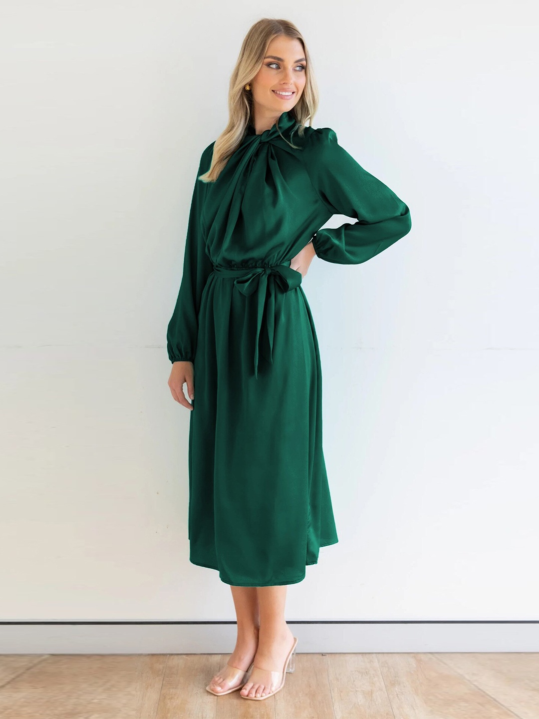 

StyleCast Green Puff Sleeved A-Line Midi Dress