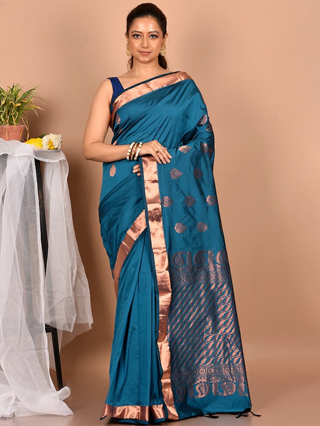 

AllSilks Blue & Copper-Toned Woven Design Zari Silk Blend Kanjeevaram Saree