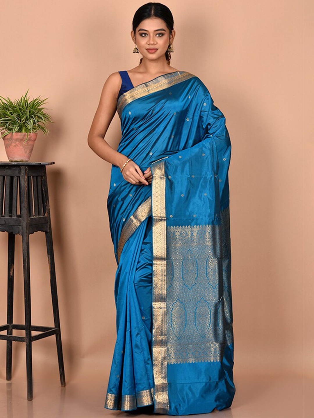 

AllSilks Blue & Gold-Toned Woven Design Zari Pure Silk Kanjeevaram Saree