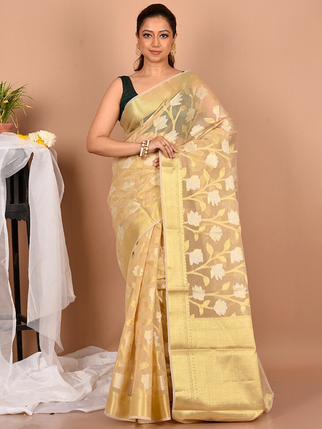 

AllSilks Cream-Coloured & Gold-Toned Woven Design Zari Silk Blend Saree