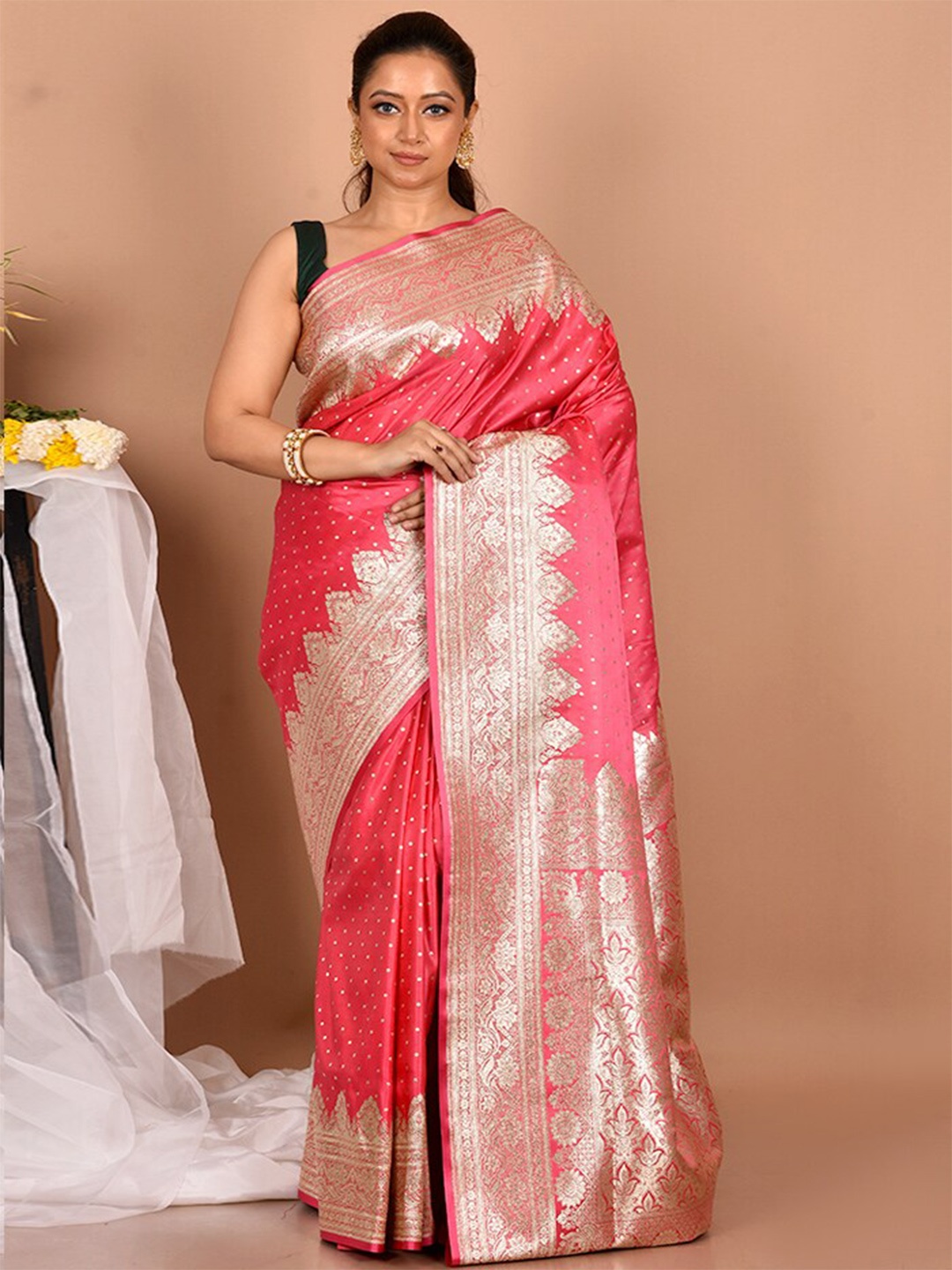 

AllSilks Pink & Gold-Toned Zari Banarasi Saree