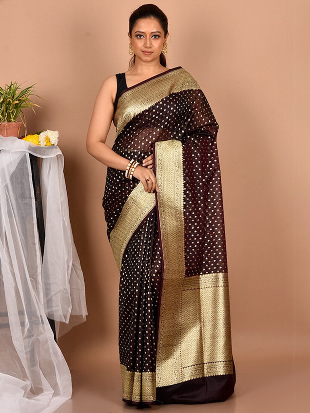 

AllSilks Black & Gold-Toned Woven Design Zari Silk Blend Saree