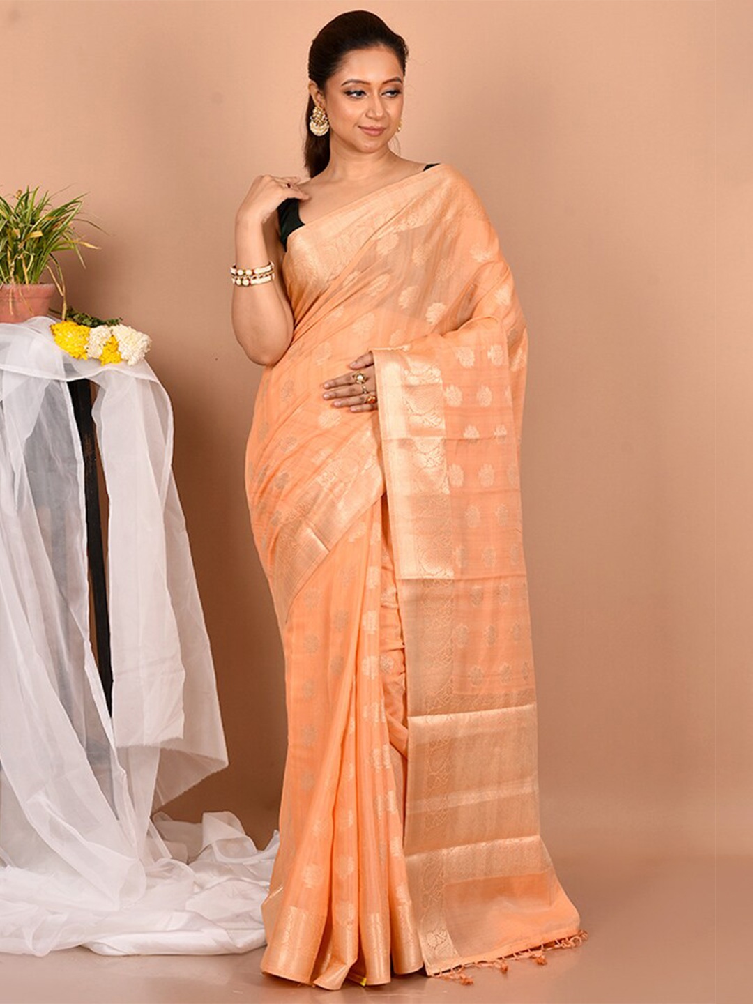 

AllSilks Rust & Gold-Toned Woven Design Zari Silk Blend Saree