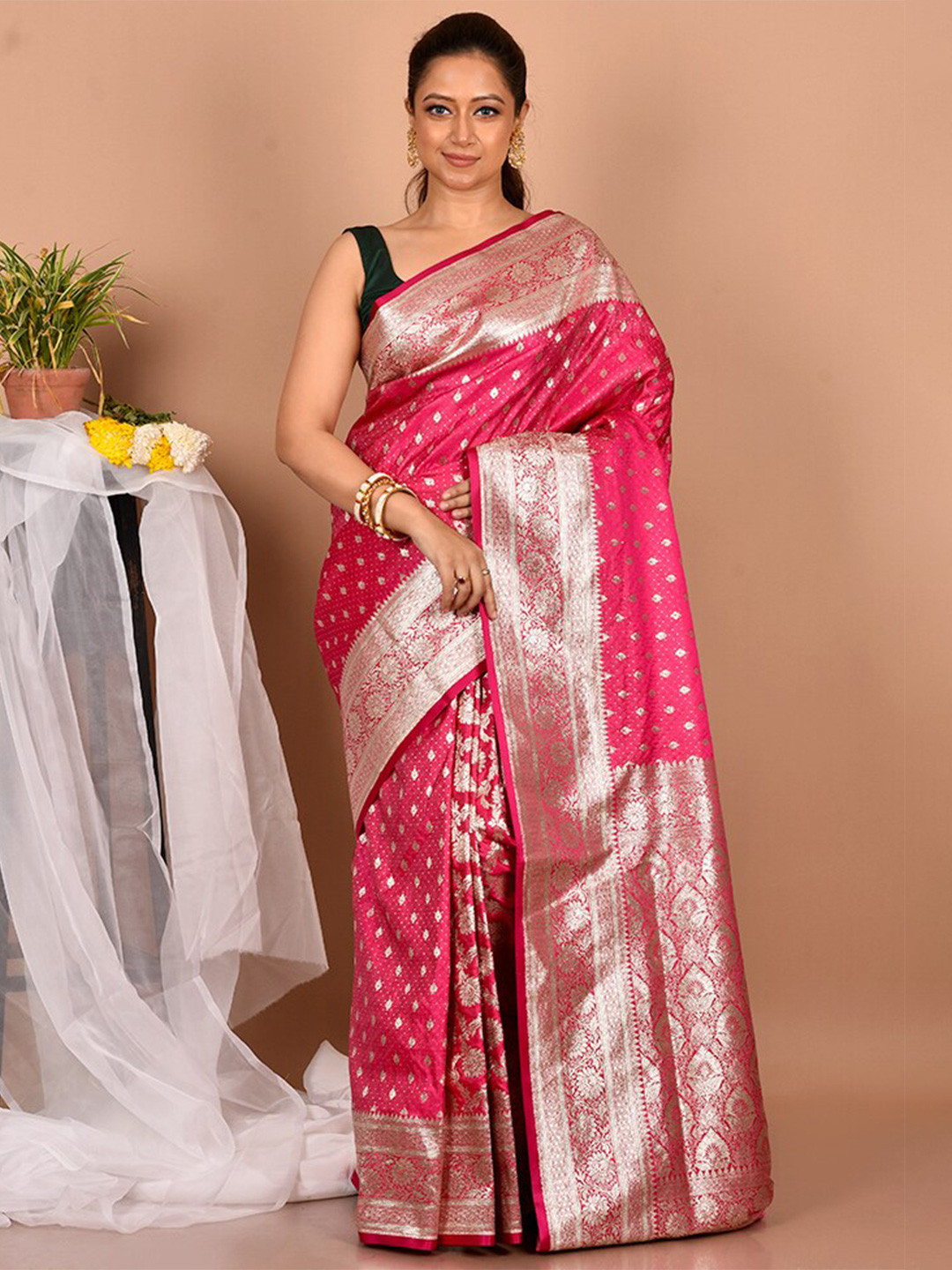 

AllSilks Pink & Silver-Toned Floral Zari Silk Blend Banarasi Saree