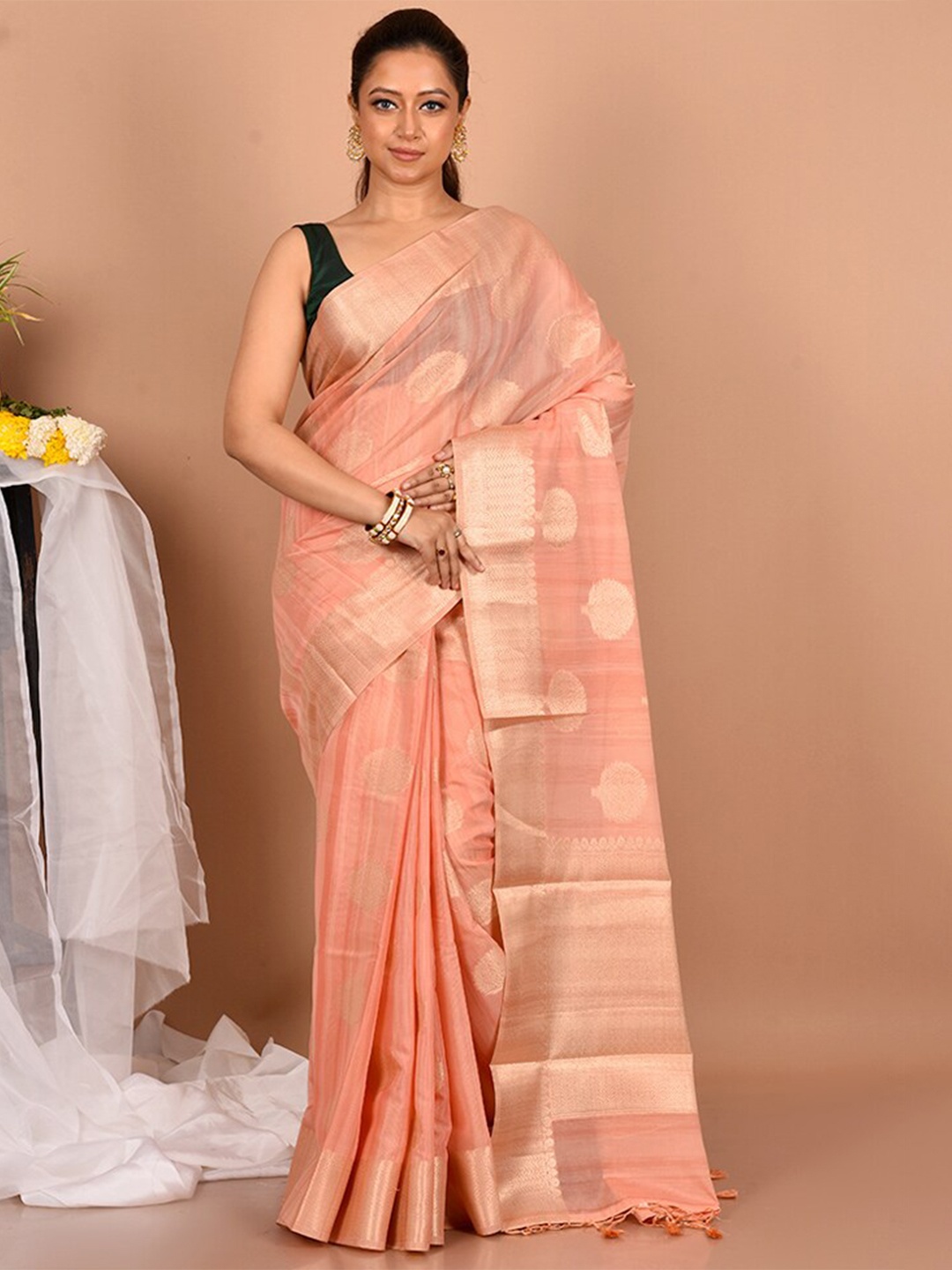 

AllSilks Pink & Gold-Toned Ethnic Motifs Zari Silk Blend Saree