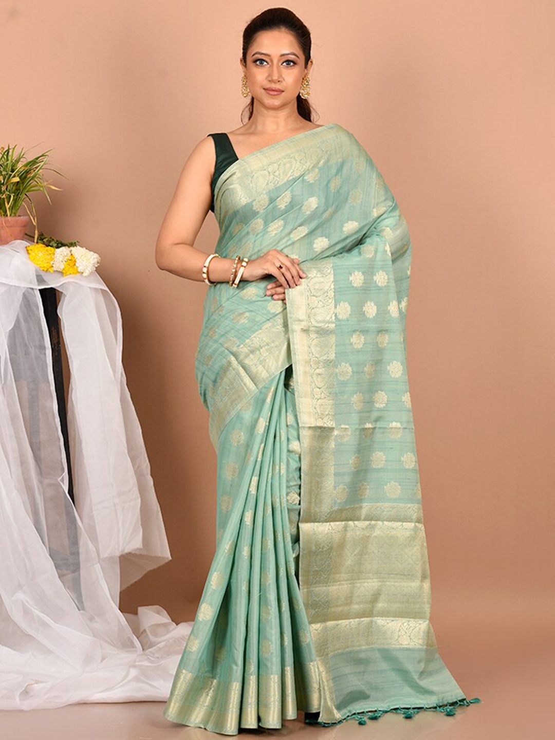 

AllSilks Green & Gold-Toned Ethnic Motifs Zari Silk Blend Saree