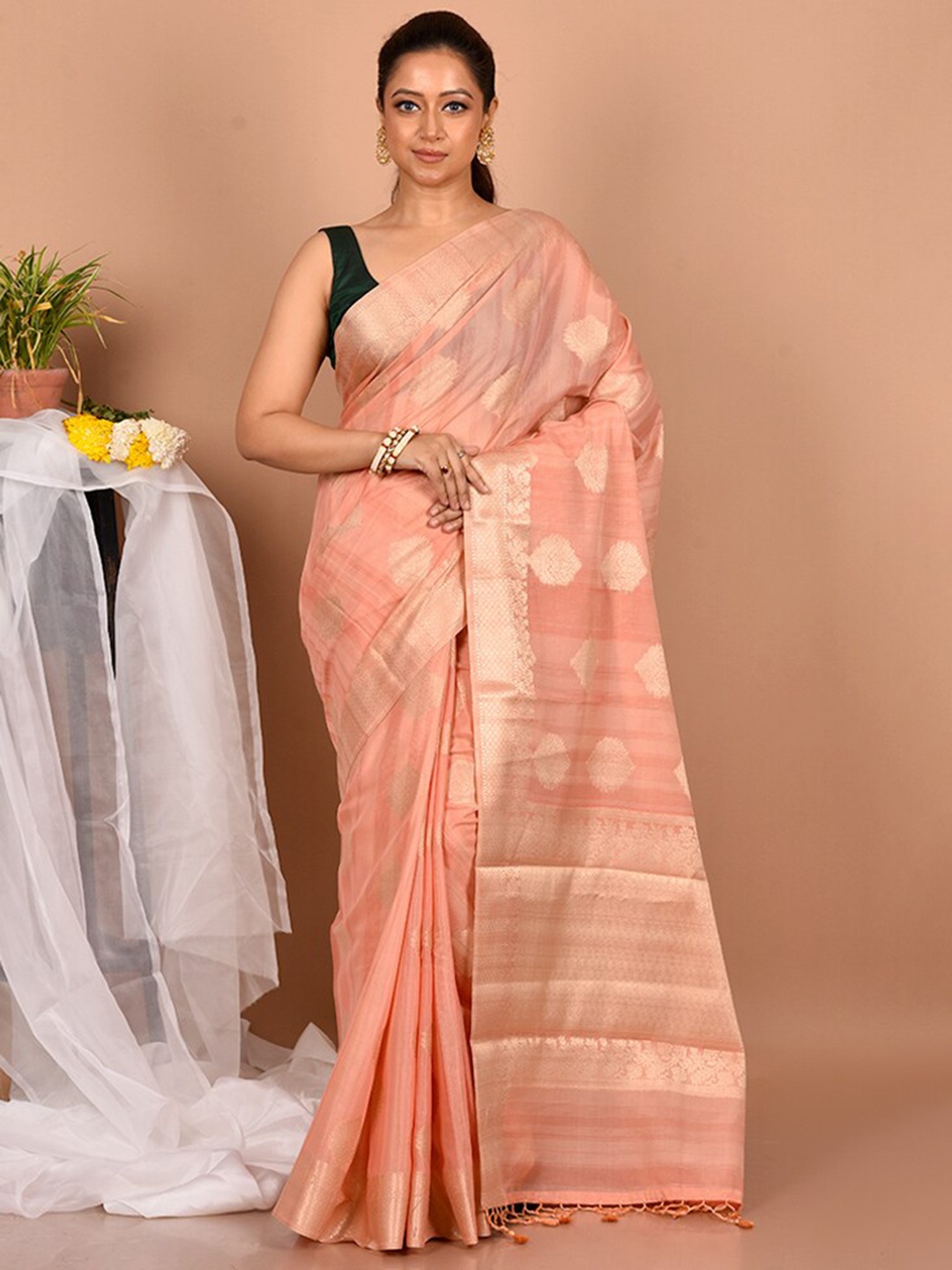 

AllSilks Pink & Gold-Toned Ethnic Motifs Zari Silk Blend Saree