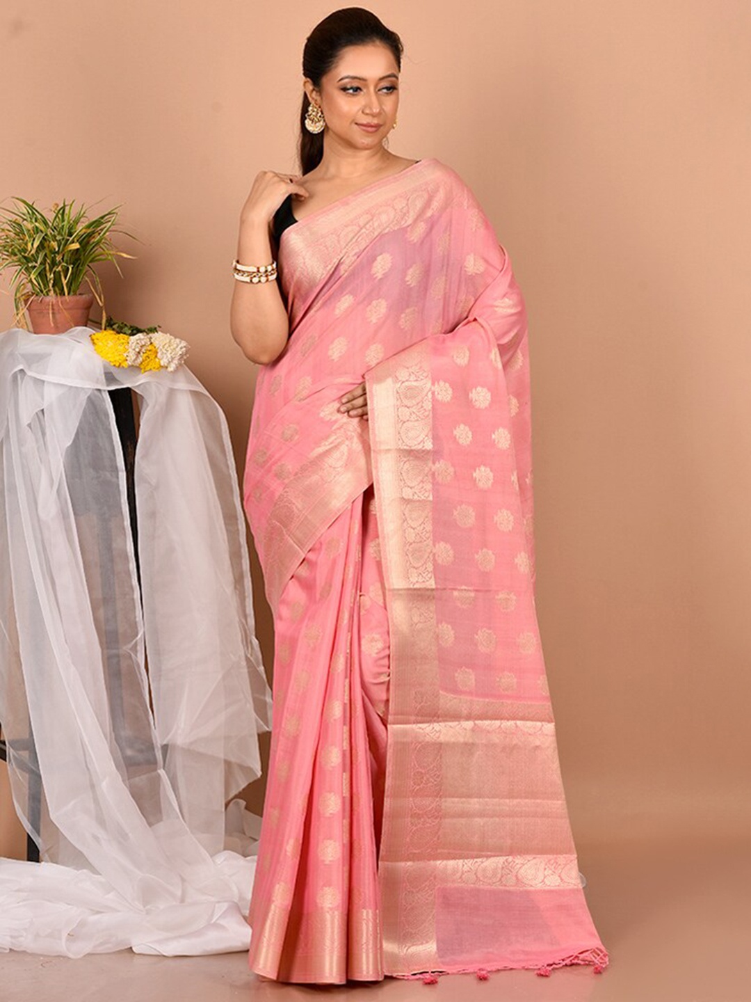

AllSilks Pink & Gold-Toned Ethnic Motifs Zari Silk Blend Saree