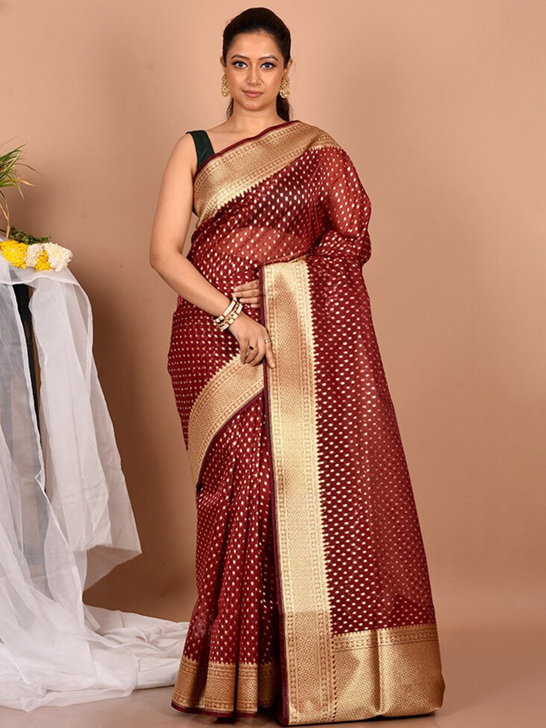 

AllSilks Maroon & Gold-Toned Ethnic Motifs Zari Silk Blend Saree