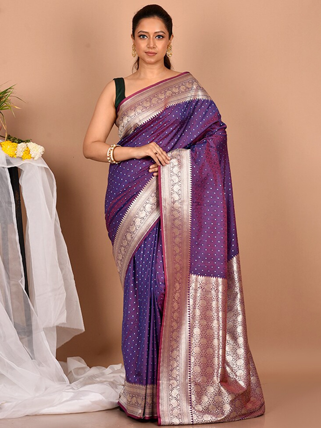 

AllSilks Purple & Gold-Toned Ethnic Motifs Zari Silk Blend Banarasi Saree