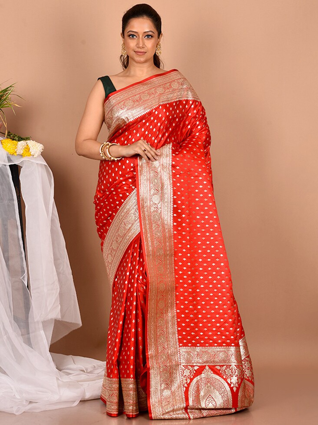 

AllSilks Red & Silver-Toned Ethnic Motifs Zari Silk Blend Banarasi Saree