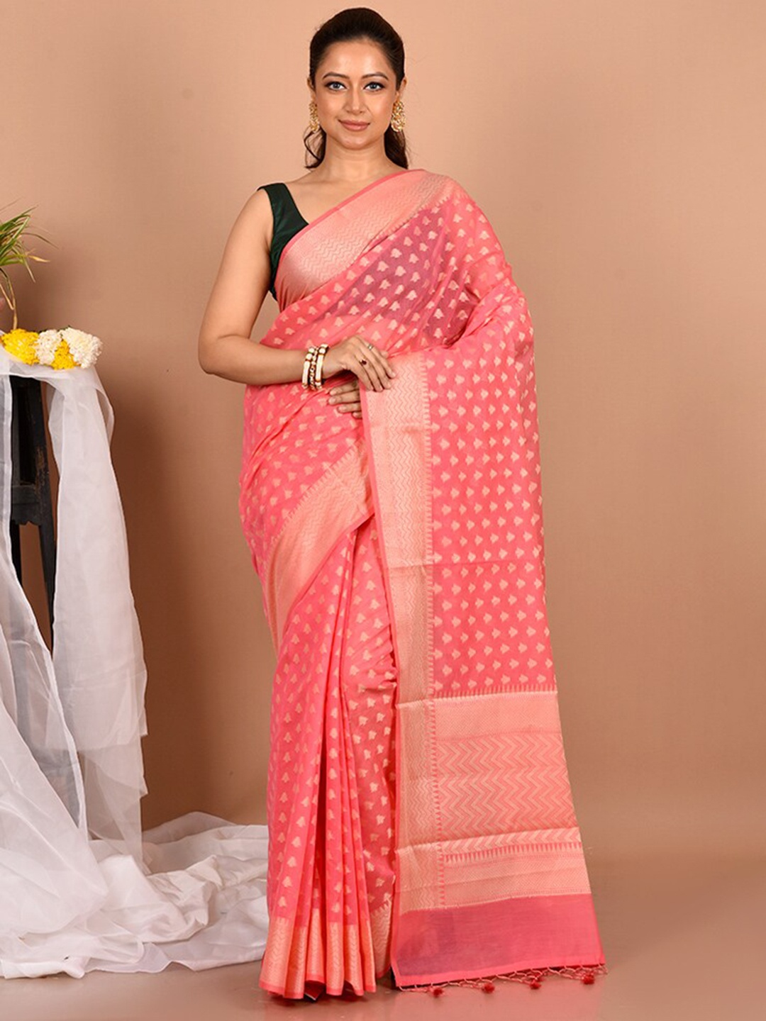 

AllSilks Pink & Gold-Toned Ethnic Motifs Zari Silk Blend Saree
