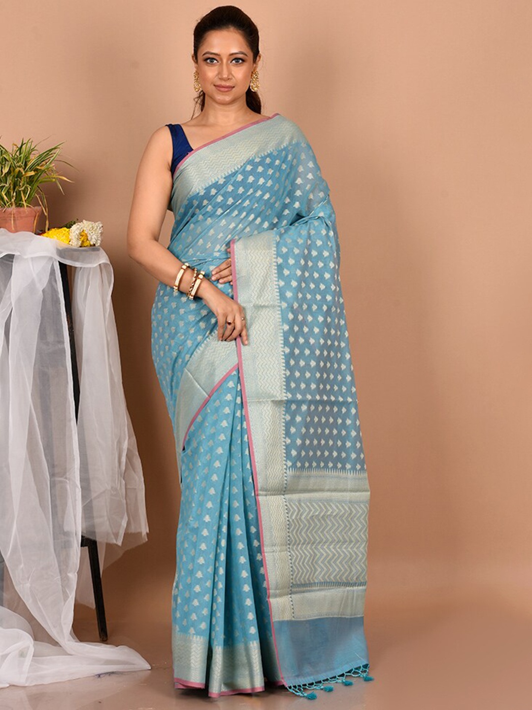 

AllSilks Blue & Silver-Toned Ethnic Motifs Zari Silk Blend Saree