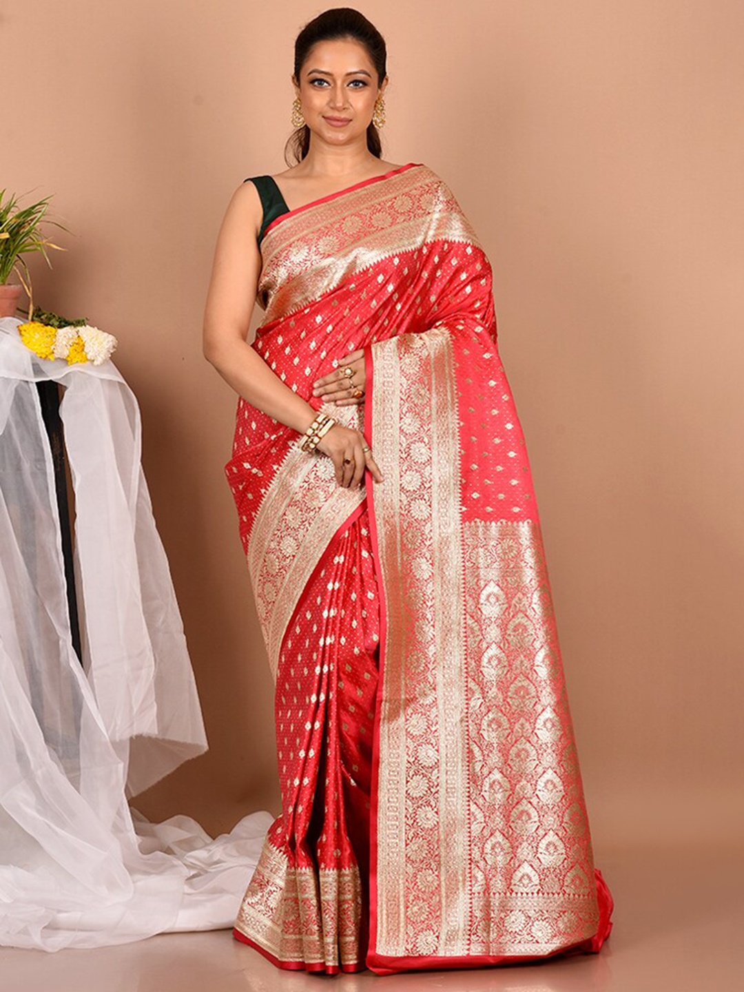 

AllSilks Pink & Gold-Toned Ethnic Motifs Zari Silk Blend Banarasi Saree
