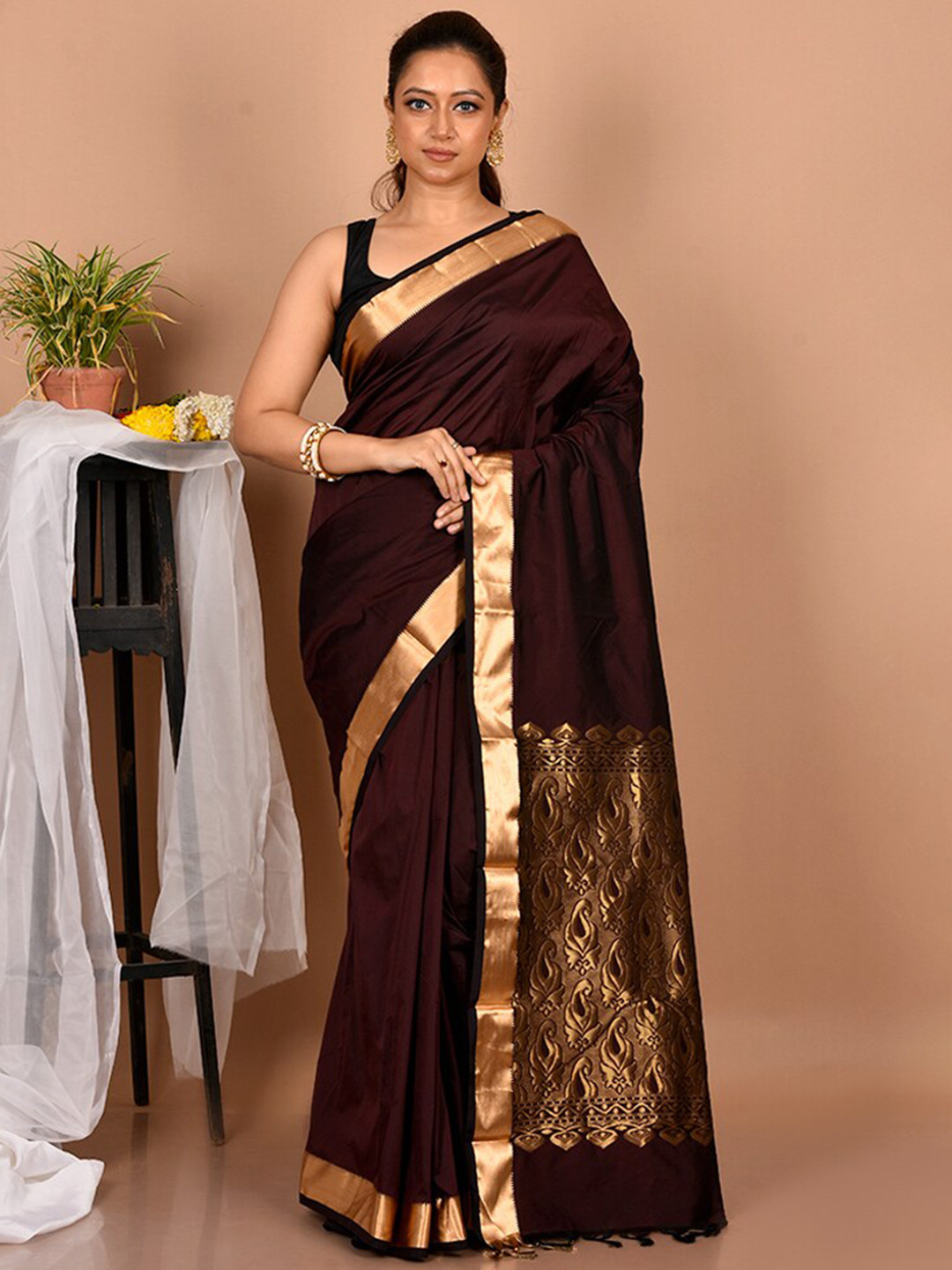 

AllSilks Brown & Copper-Toned Zari Silk Blend Kanjeevaram Saree