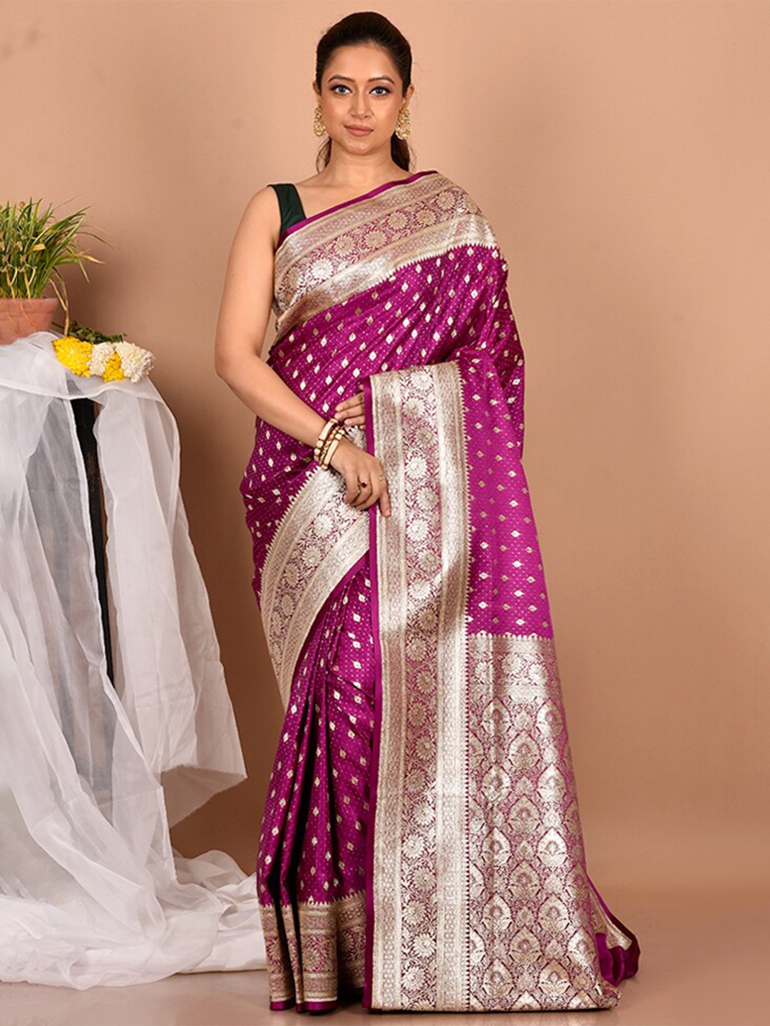 

AllSilks Purple & Gold-Toned Floral Zari Silk Blend Banarasi Saree