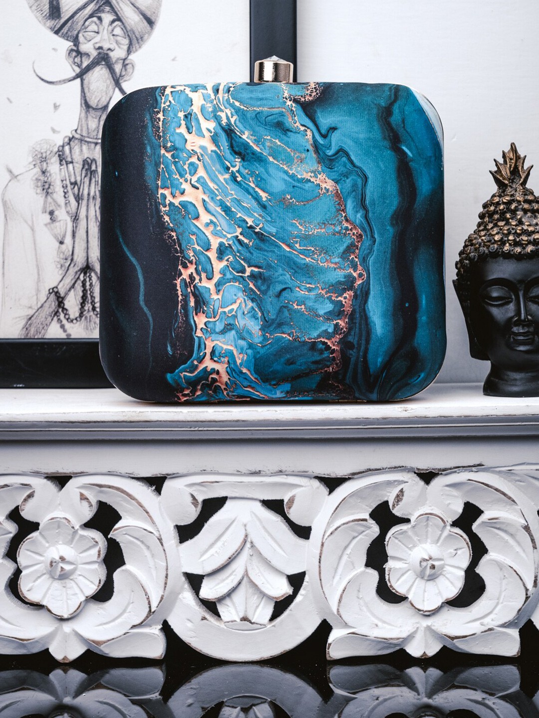 

NR By Nidhi Rathi Blue & Gold-Toned Printed Box Clutch