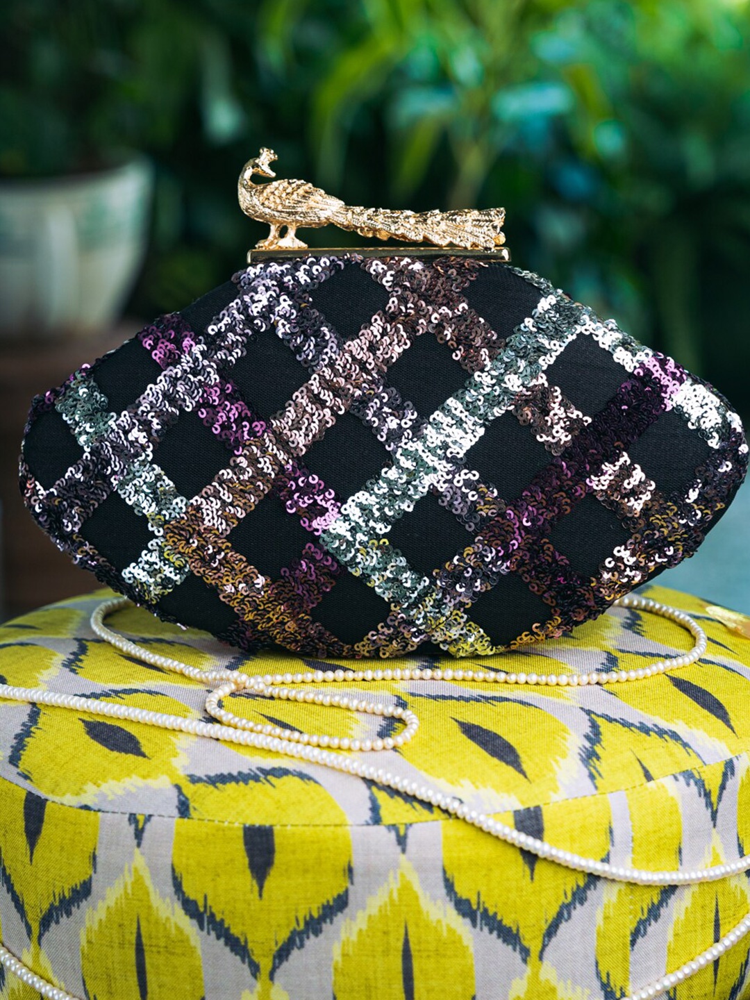 

NR By Nidhi Rathi Women Blue & Gold-Toned Checked Embellished Box Clutch