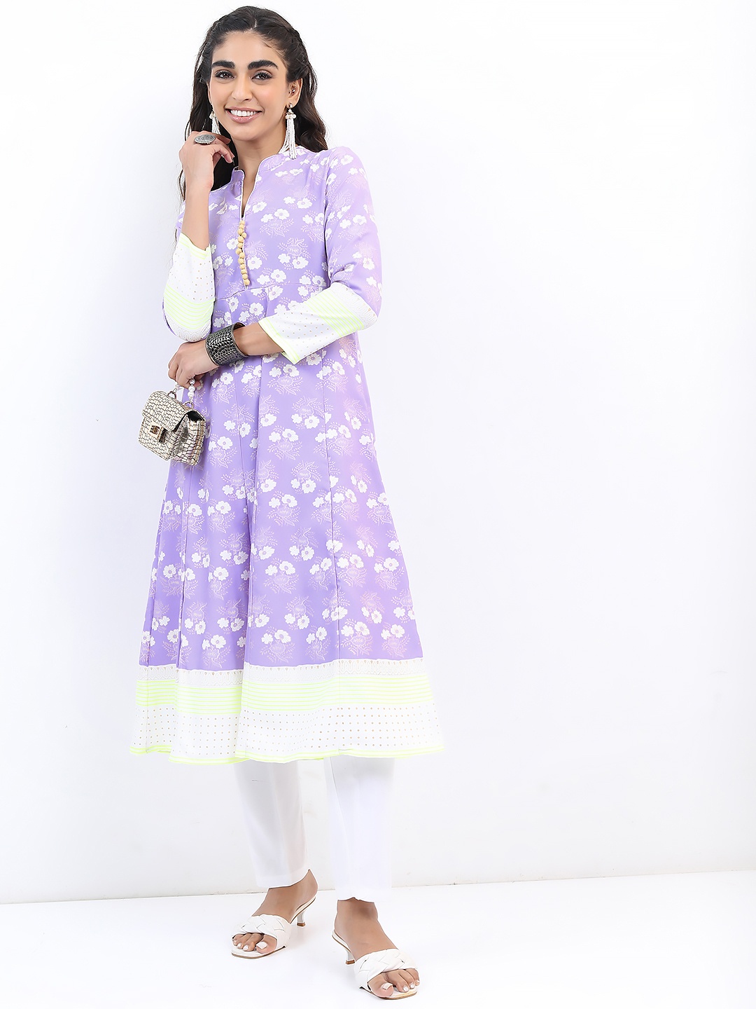 Vishudh Women Lavender & White Floral Embroidered Thread Work Kurta