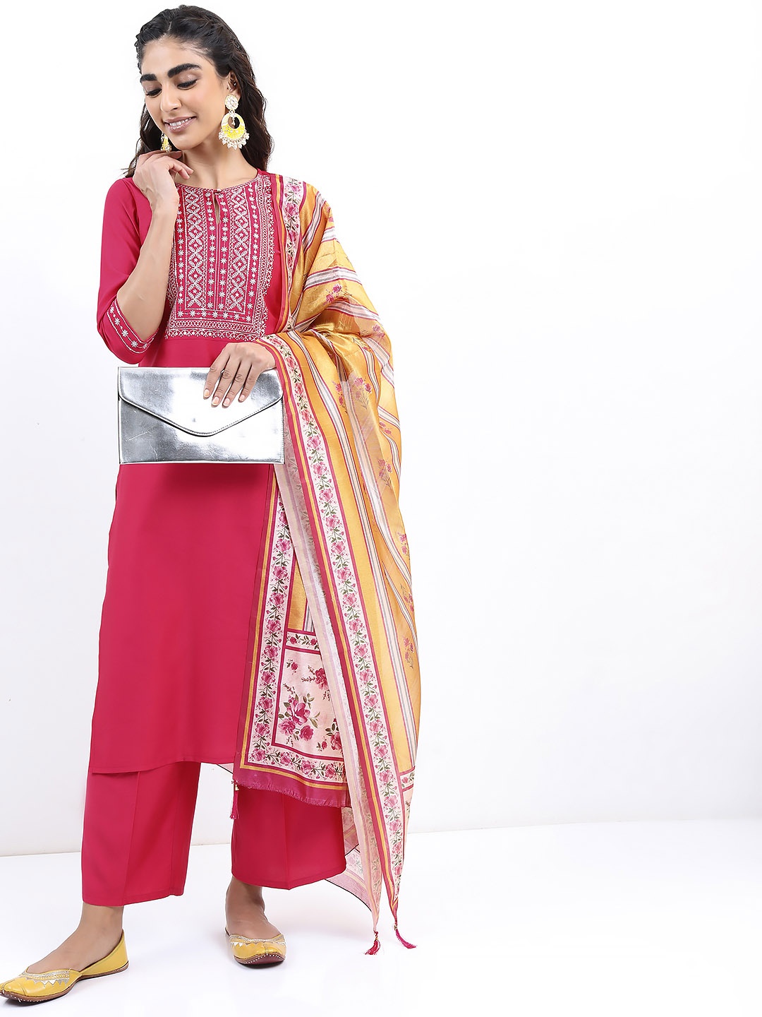 

KETCH Women Fuchsia Ethnic Motifs Embroidered Thread Work Kurta with Palazzos & With Dupatta