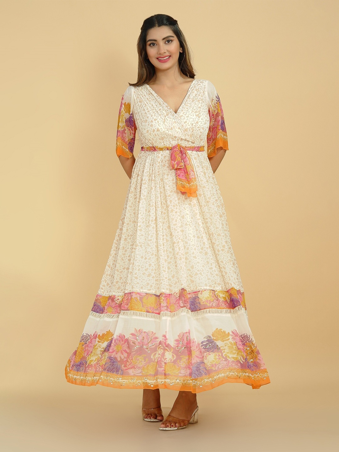 

Tetalee Off White Floral Printed Maxi Fit & Flare Dress