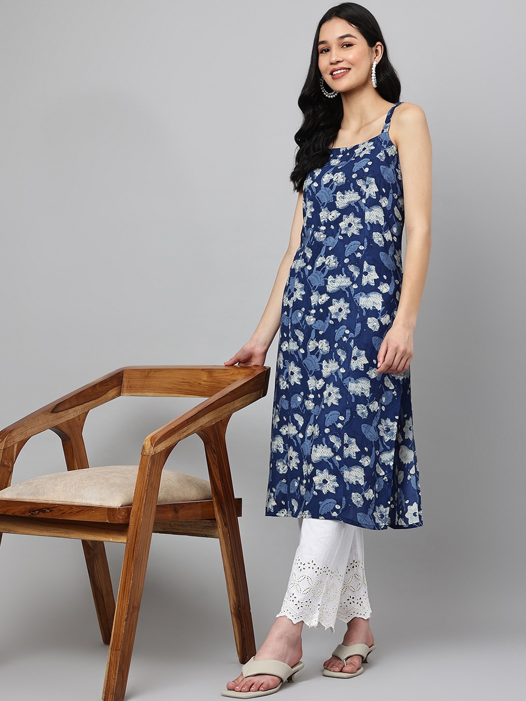 

Ashlee Floral Printed Shoulder Straps Kurta, Blue