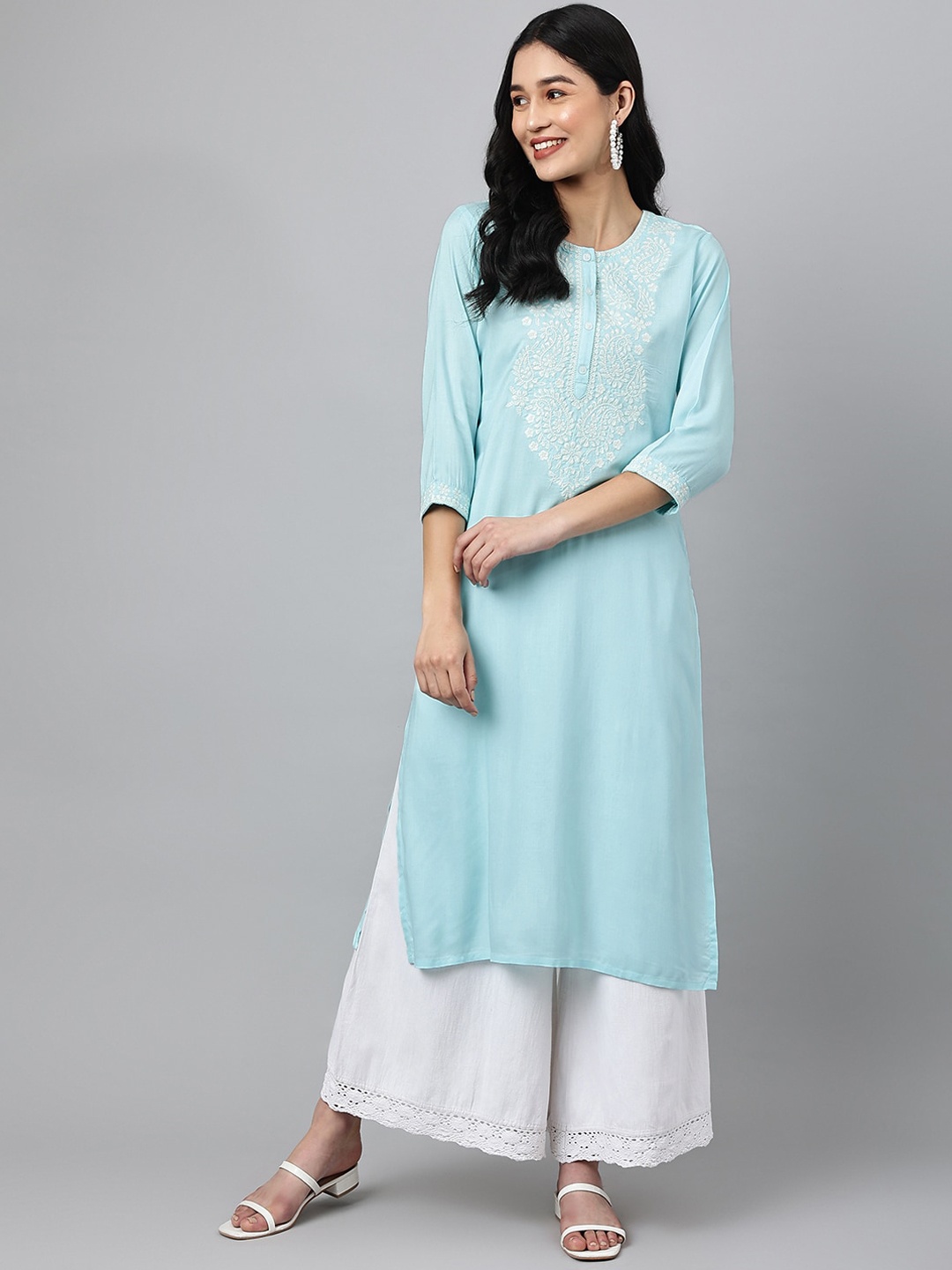 

Ashlee Women Floral Embroidered Chikankari Kurta, Blue