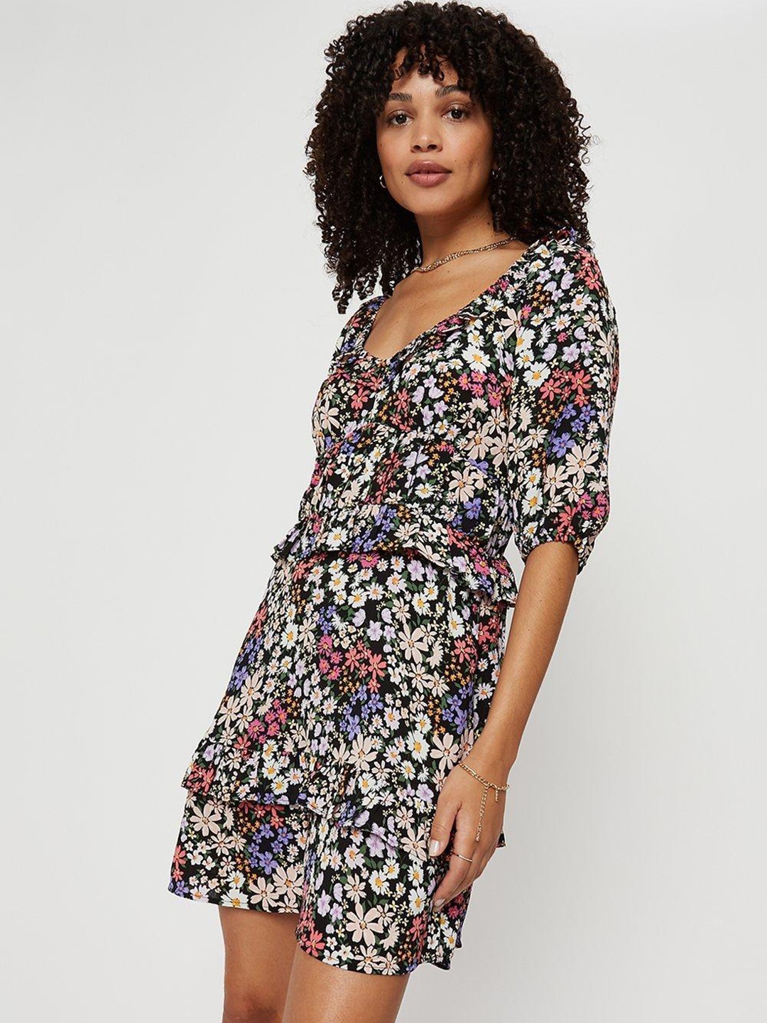 

DOROTHY PERKINS Black & Off White Floral Print Ruched Waist Mini Dress