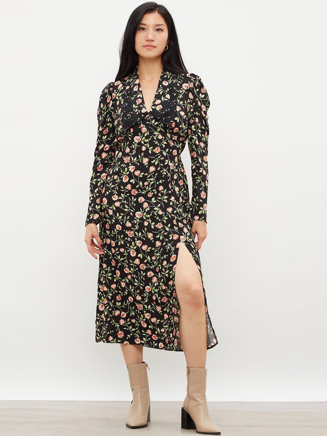 

DOROTHY PERKINS Black & Peach-Coloured Floral Print A-Line Midi Dress
