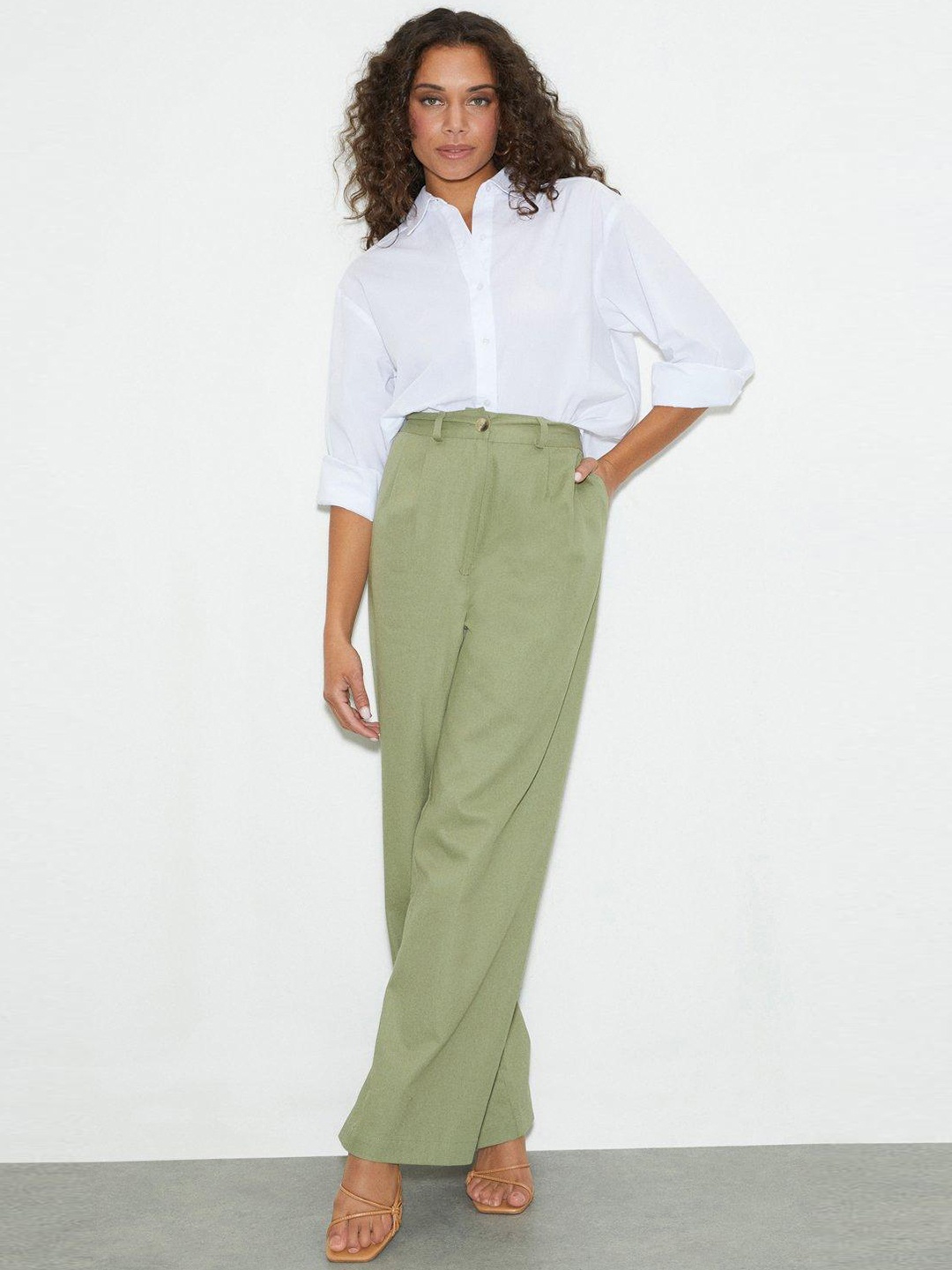 

DOROTHY PERKINS Women Green Pure Cotton Solid Wide Leg Pleated Trousers