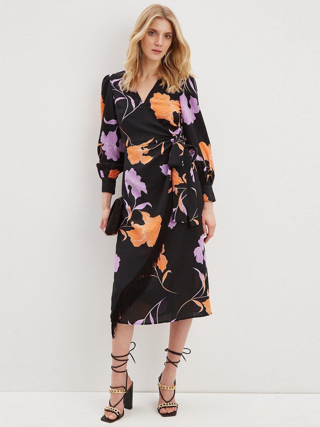 

DOROTHY PERKINS Black & Lavender Floral Printed Wrap Midi Dress