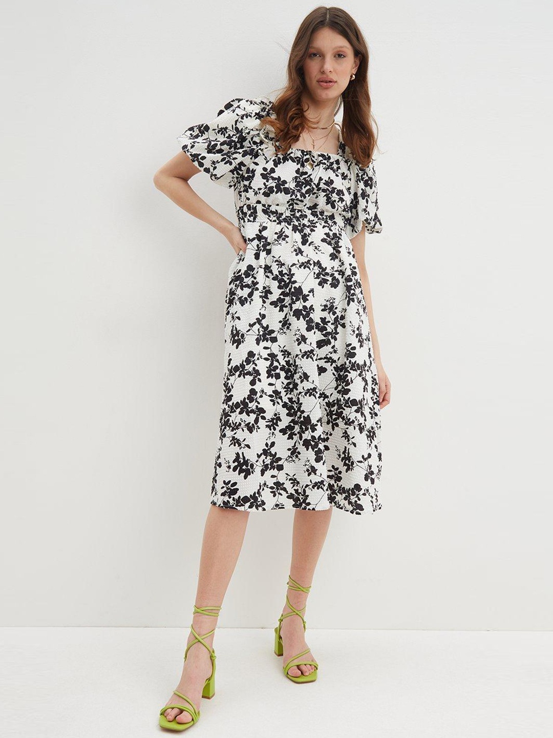 

DOROTHY PERKINS White & Black Floral A-Line Midi Dress