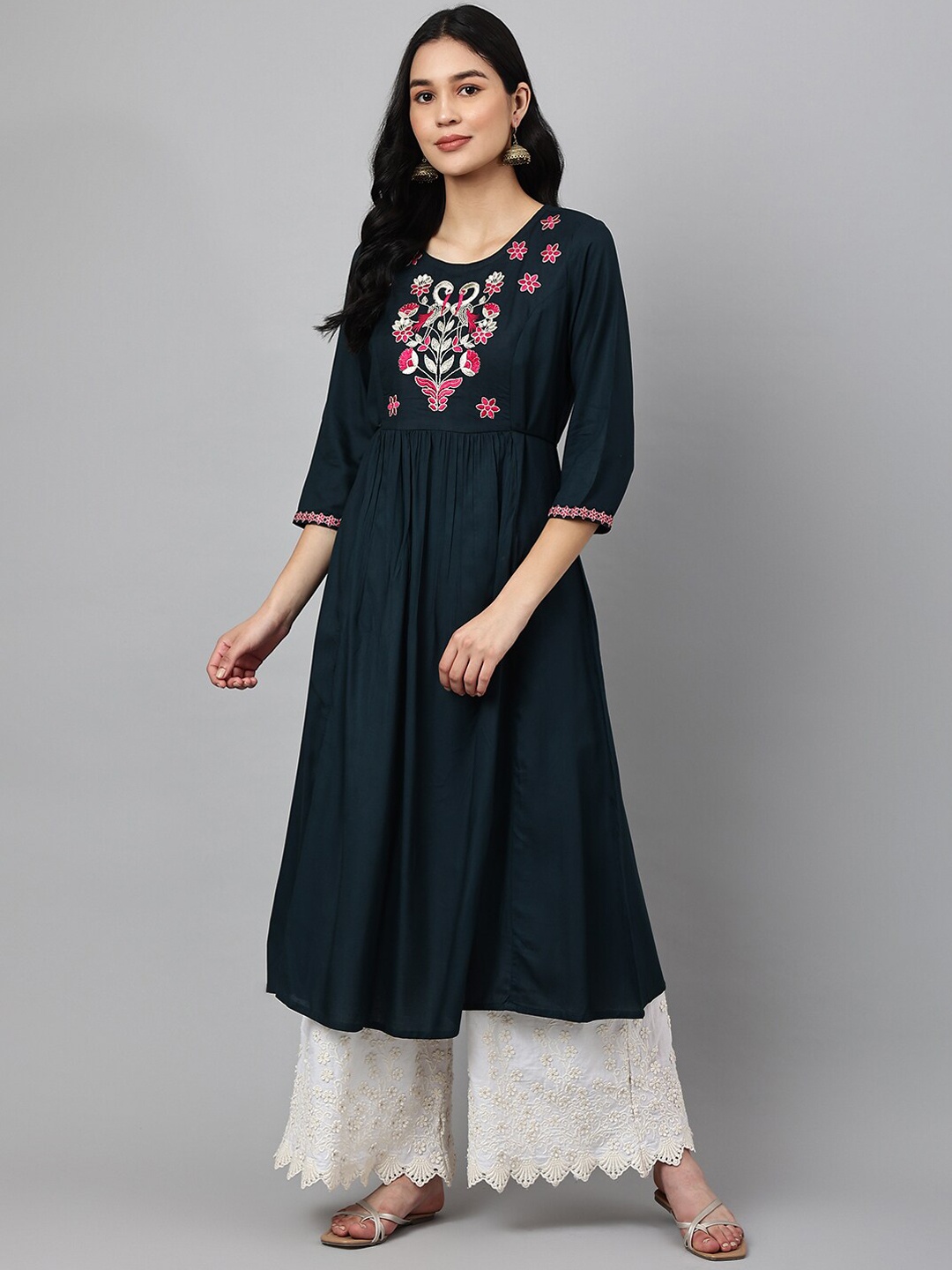 

Ashlee Round Neck Floral Embroidered Kurta, Blue
