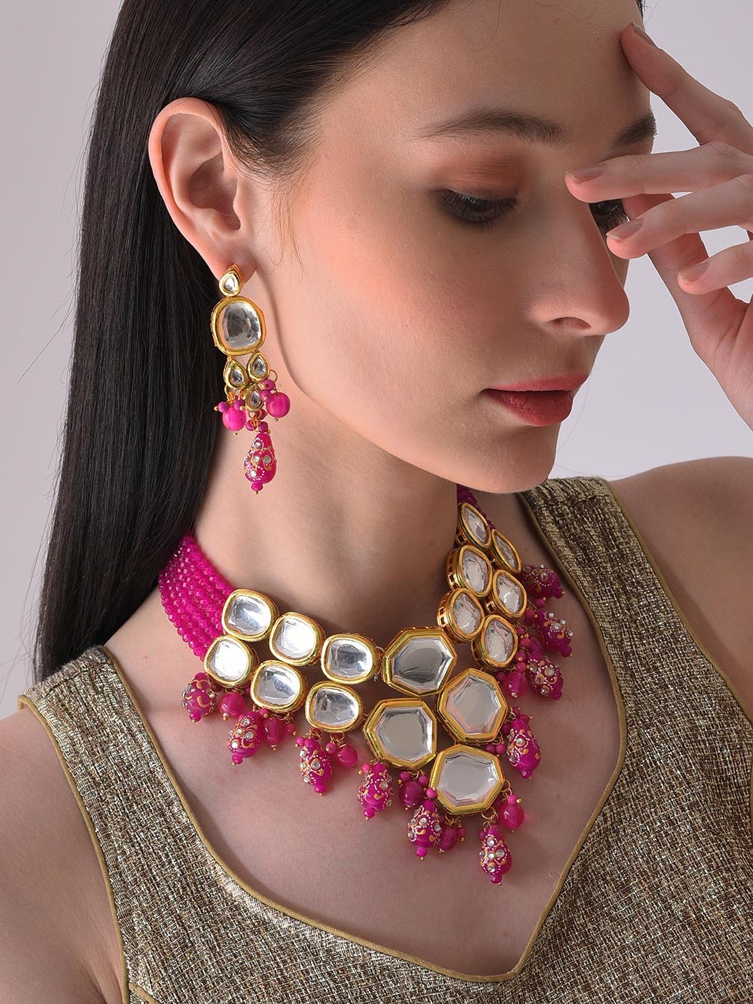 

SOHI Gold Plated White Kundan-Studded & Pink Beaded Jewellery Set