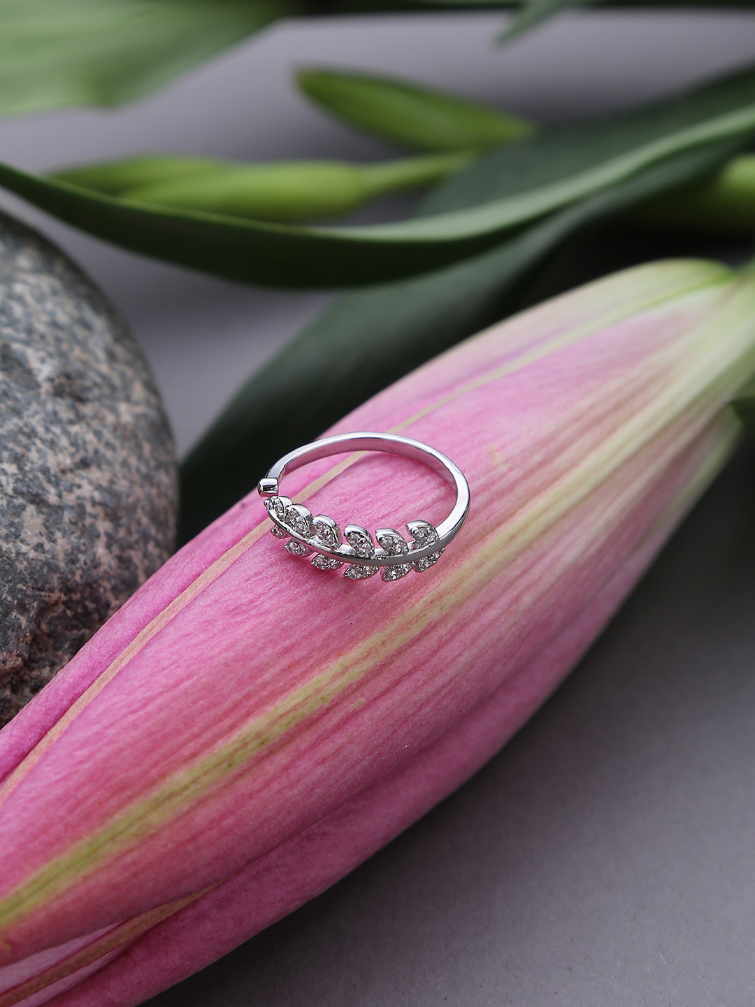 

SOHI Silver-Plated Stone Studded Adjustable Finger Ring