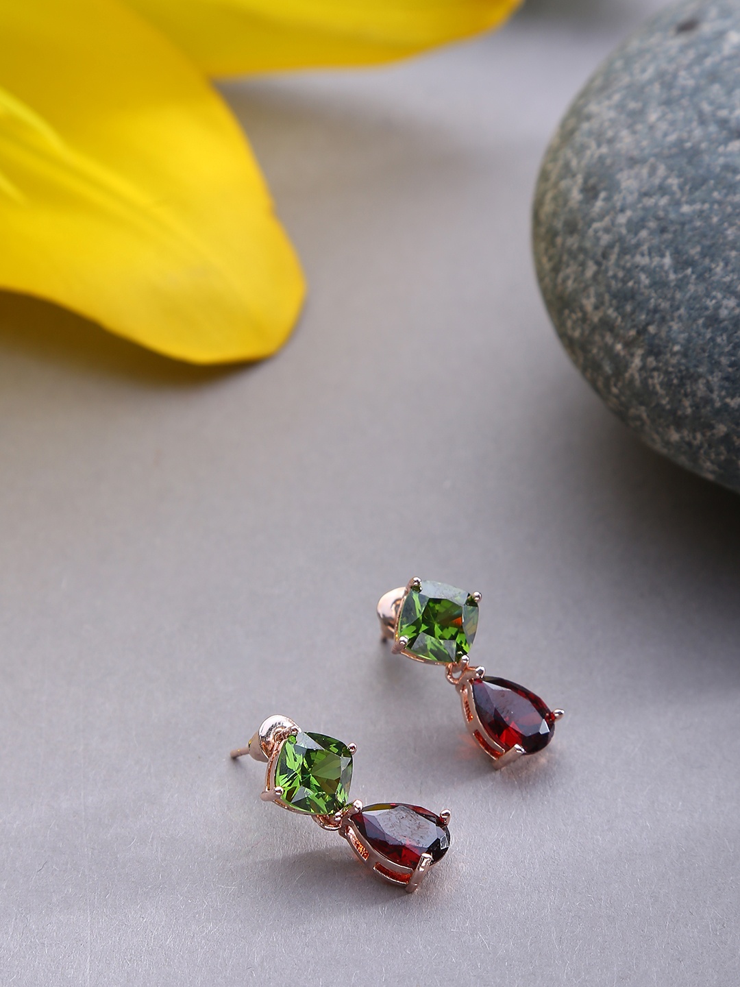 

SOHI Green & Red Contemporary Drop Earrings