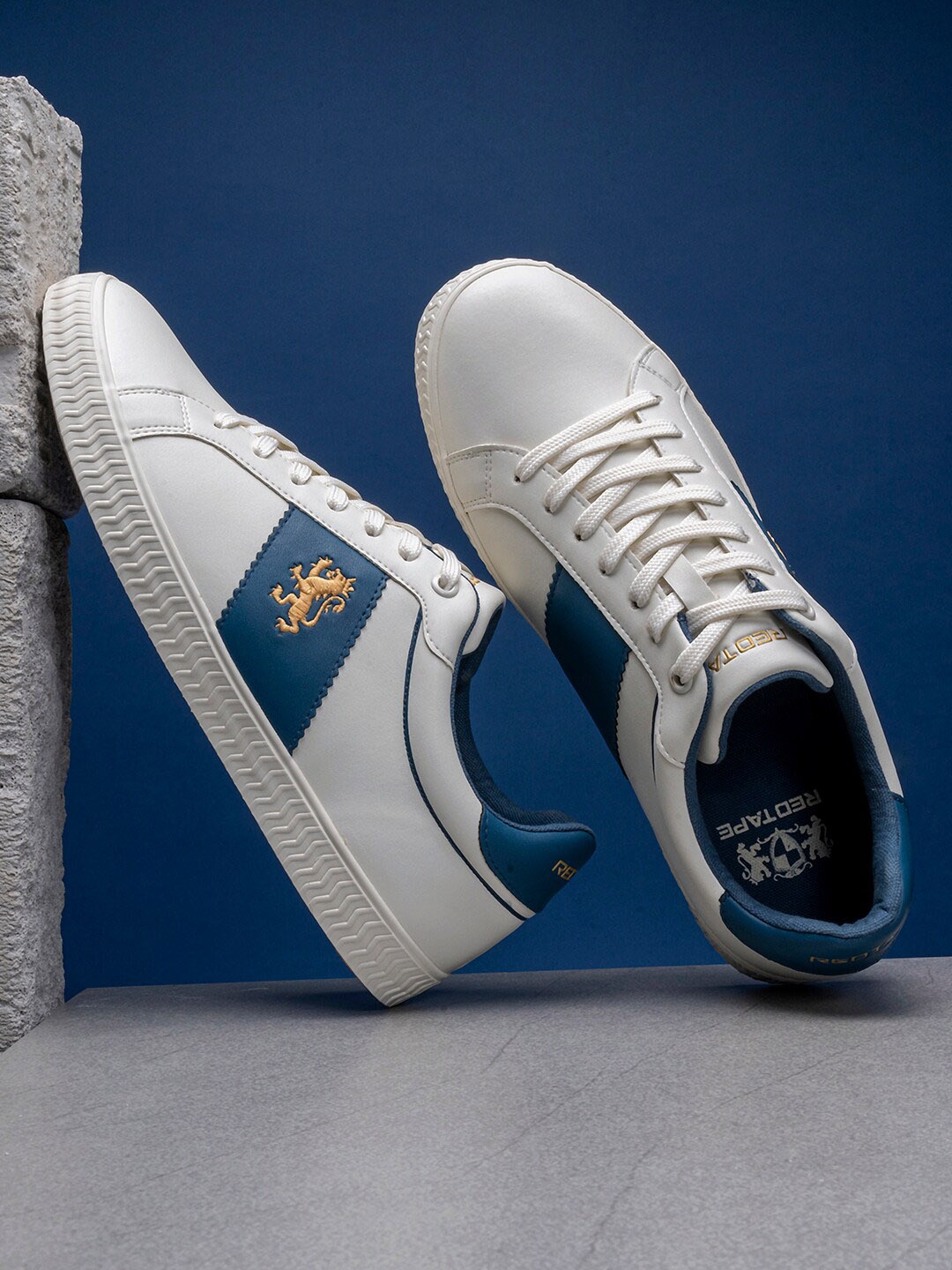 

Red Tape Men White Colourblocked Sneakers