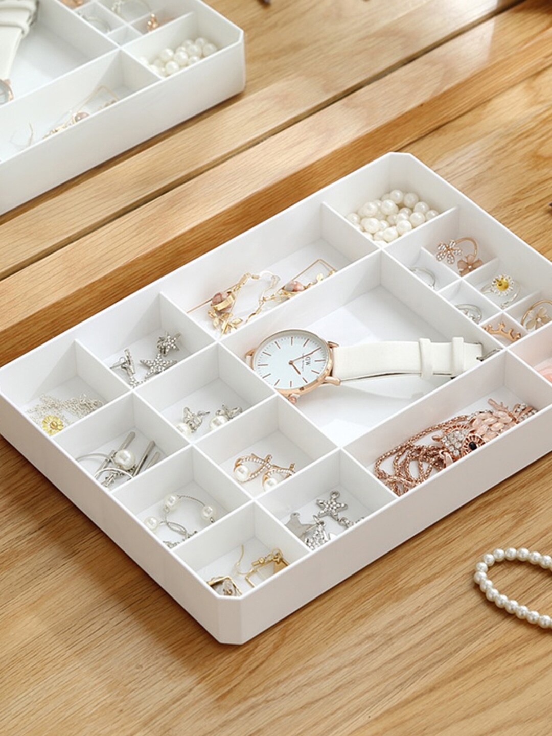 

MARKET99 White Makeup & Jewellery Organisers