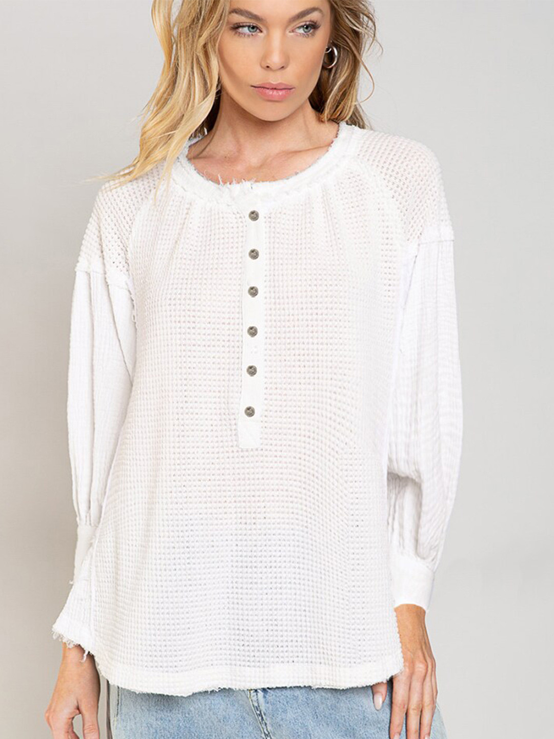 

StyleCast White Round Neck Top