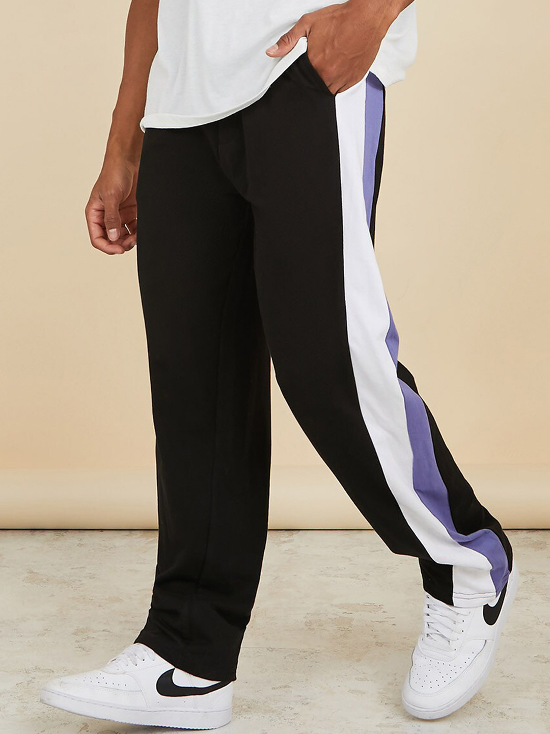 

Styli Men Pure Cotton Colourblocked Relaxed-Fit Track Pant, Black