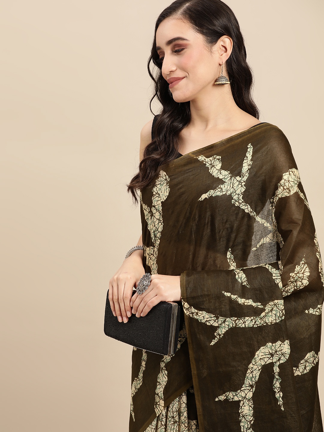 

Rani Saahiba Green & Beige Batik Pure Cotton Block Print Saree