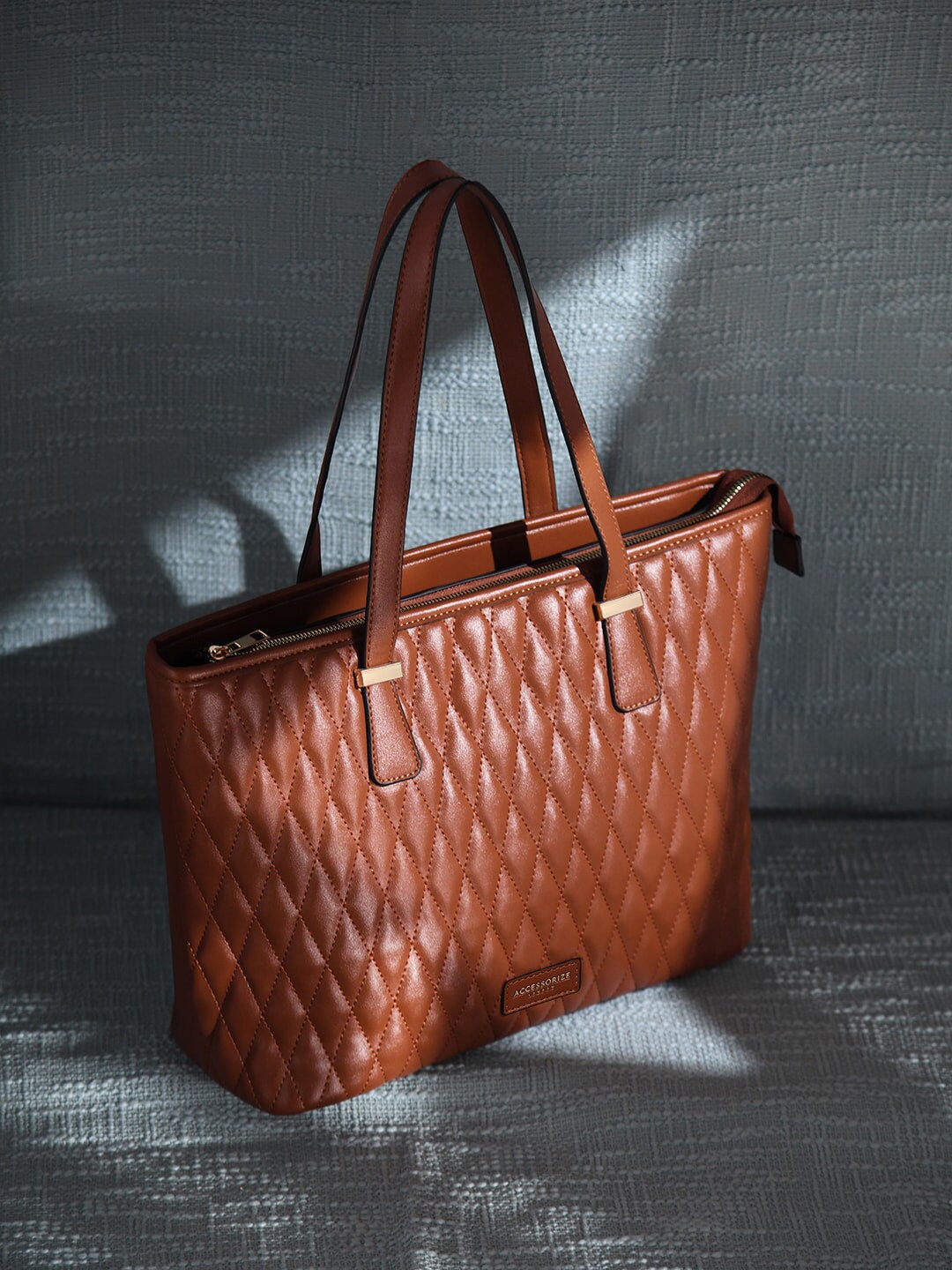 

Accessorize London Women Faux Leather Lannister Quilted Tote Bag, Tan