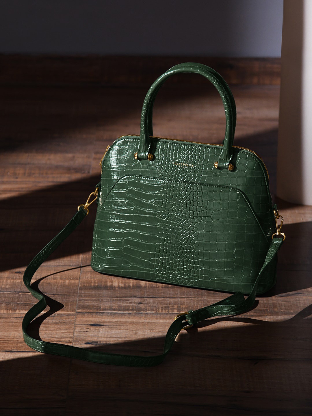 

Accessorize London Women Faux Leather Thea Croc Handheld Bag, Green